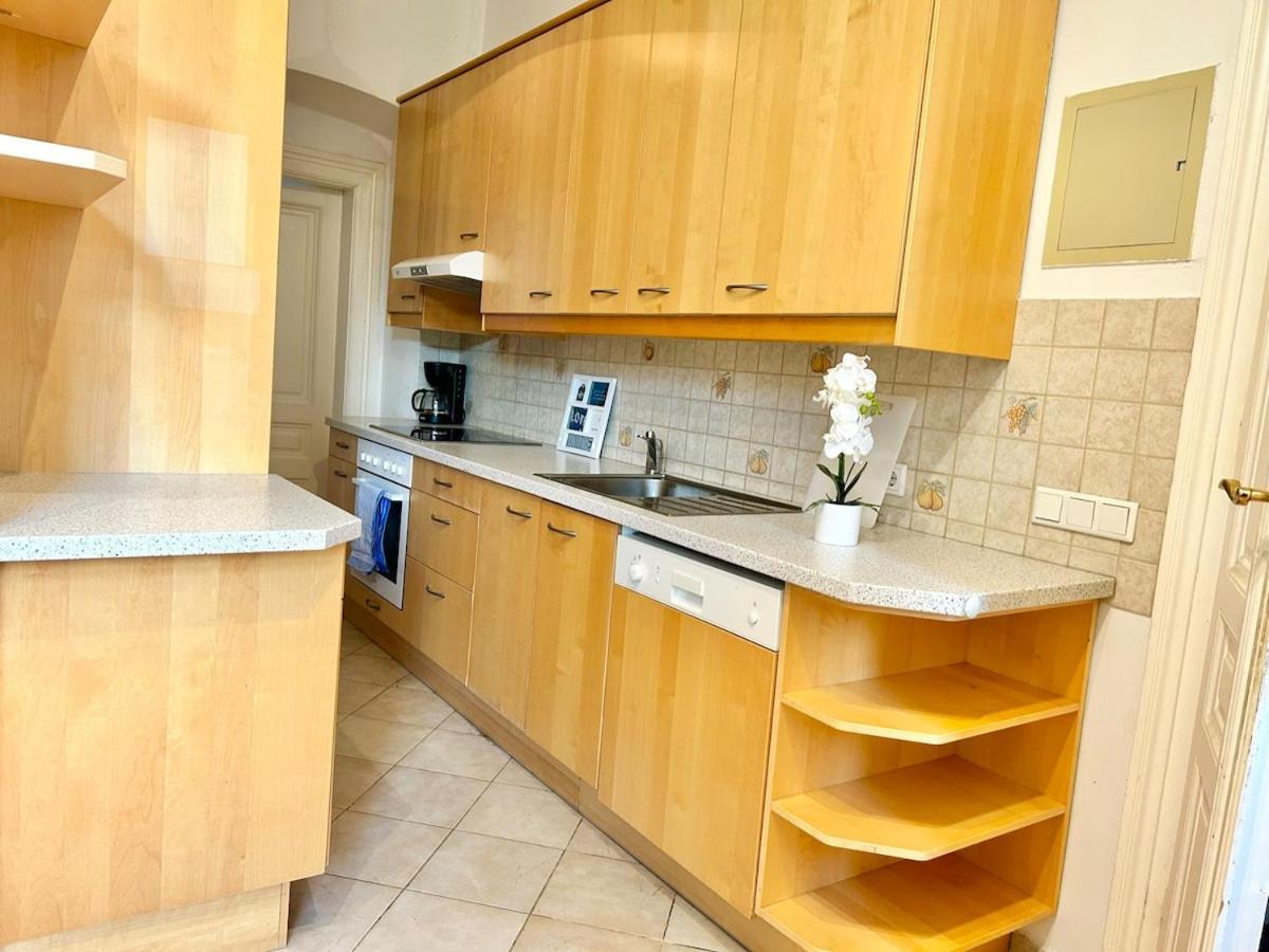 50 M2 Stylish With Free Parking *